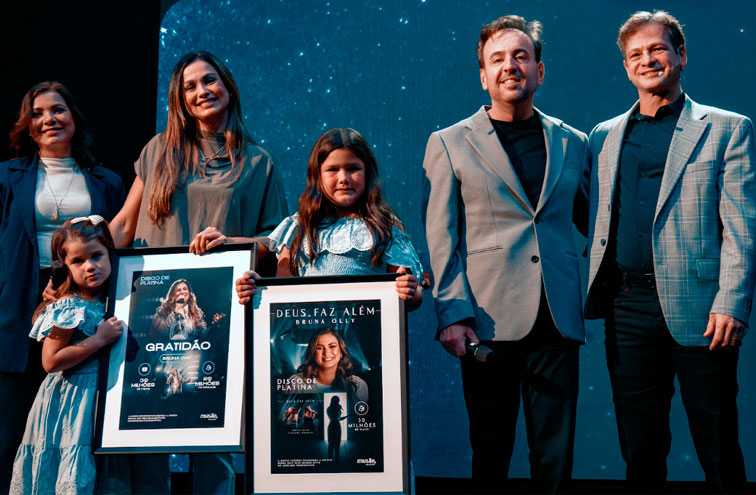 Bruna Olly recebe dois Discos de Platina e celebra novo marco em seu ministério