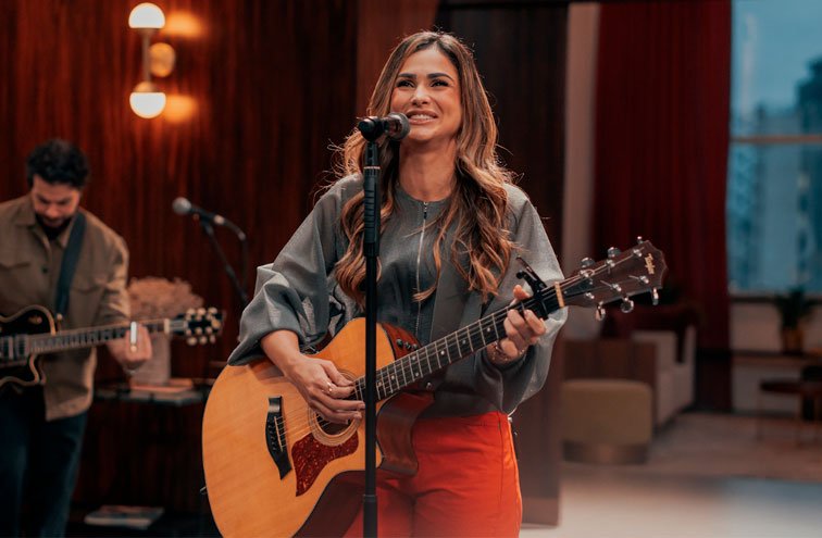 Bruna Olly grava novo projeto audiovisual no Farol Santander, um dos cartões-postais de São Paulo